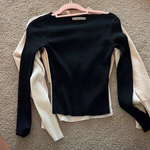 Abercrombie & Fitch Black and Cream Ribbed Sweater